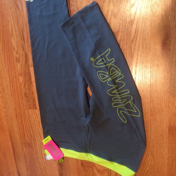 ZUMBA OUTFIT   Leggings Large  Top XL  NWT - Picture 2 of 8
